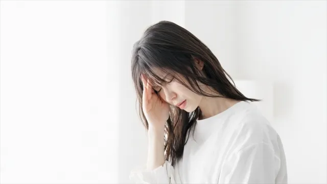 めまいがしてる女性